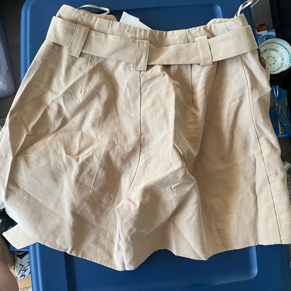Letiquette camel/tan shorts - Picture 2 of 2